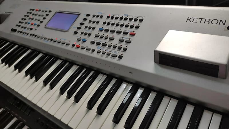 Predám Ketron sd 1 plus + taška + USB - 2