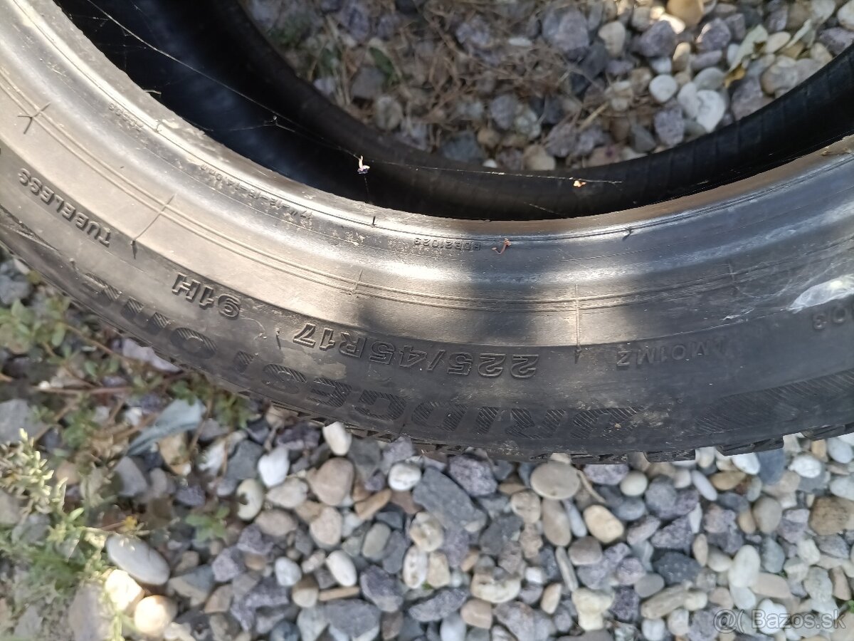 Bridgostone 225/45R17 - 2
