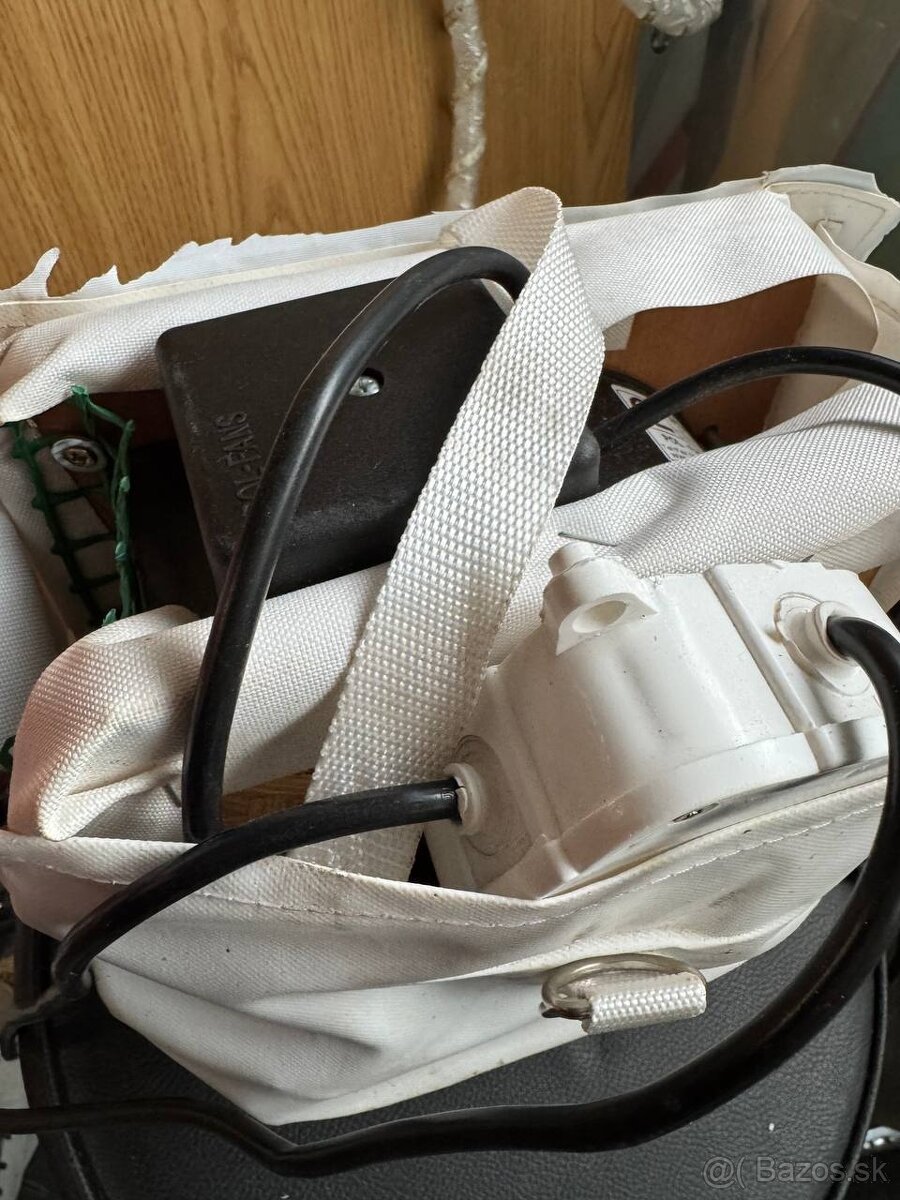 Ventilátor / kompresor s napájacím zdrojom a LED pásikmi - 2