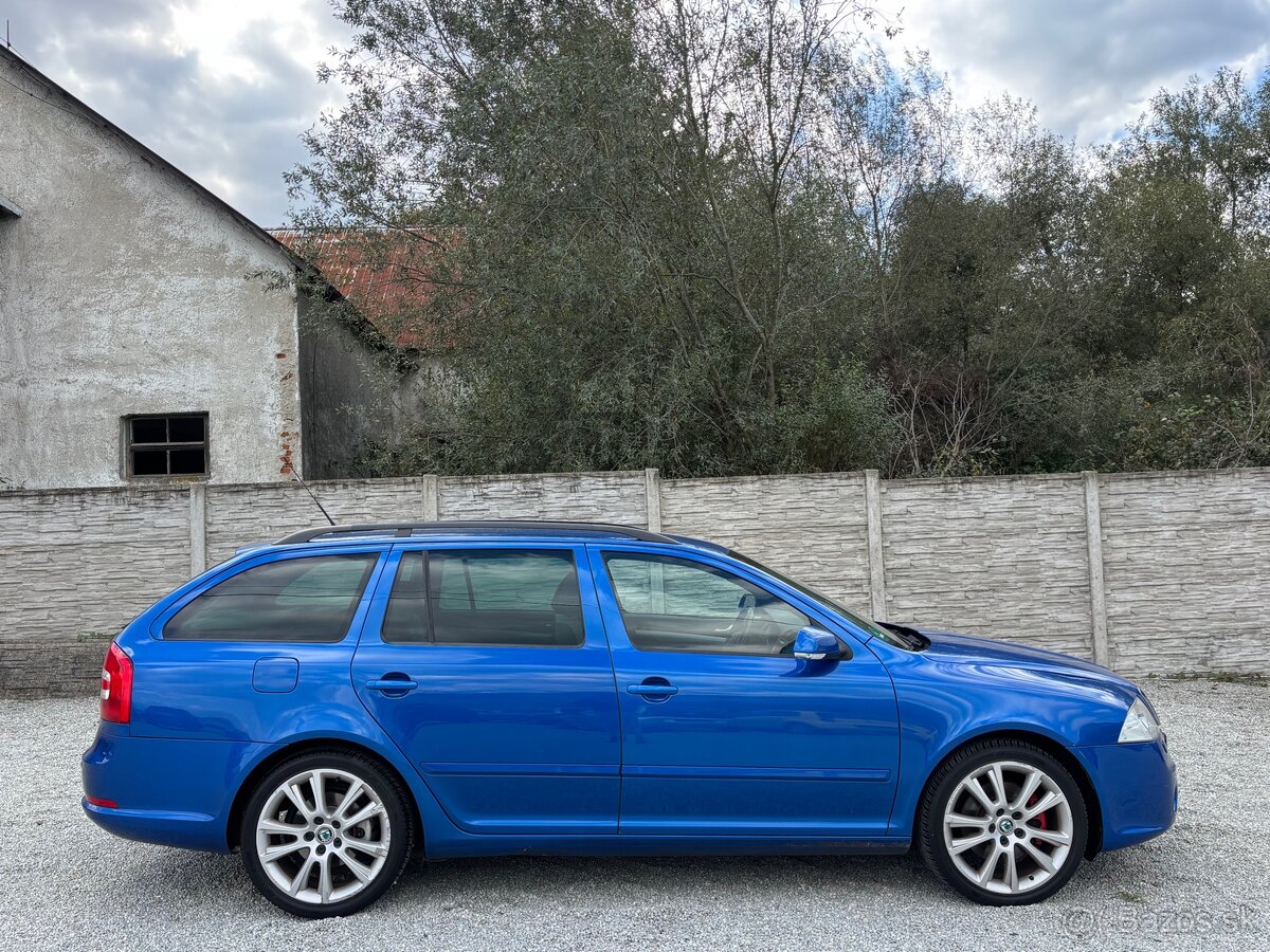 🔵 Škoda Octavia Combi 2.0 TDI RS - 2