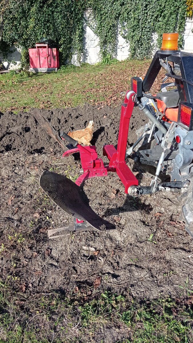 Predám pluh obracák za malotraktor. - 2