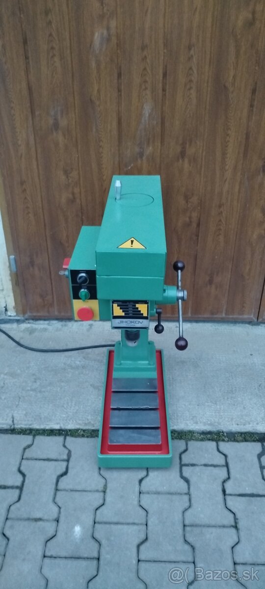 Vŕtačka Jihokov Hustopeče (stolova/stojanova - 2