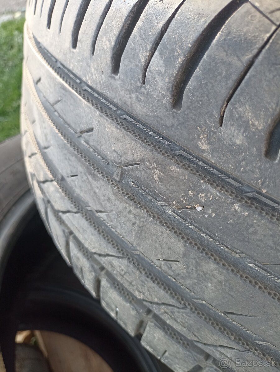 Nokian 225/60 R17 - 2