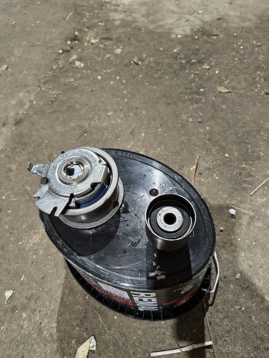 1,9tdi 85kw AUY napínavá a vodiaca kladka - 2