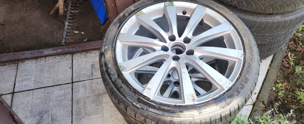 5 x 108 . 235 x 40 R18 - 2