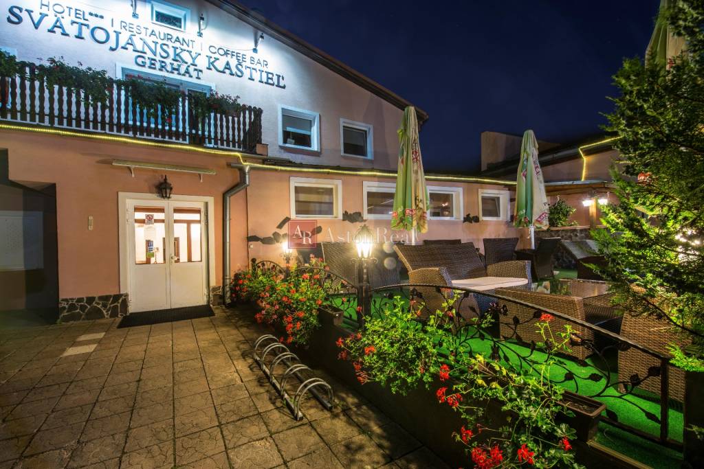 EXKLUZÍVNE - PREDAJ - HOTEL Liptovský Ján, 25 izieb, 7334 m2 - 2