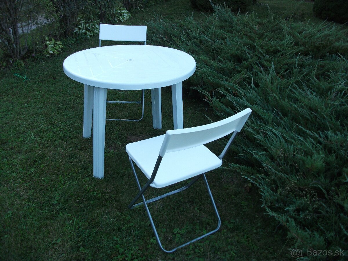 Pekný set-stôl + stoličky-predám lacno. - 2