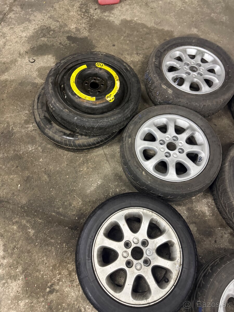 Volvo elektróny R15 (v40) - 2