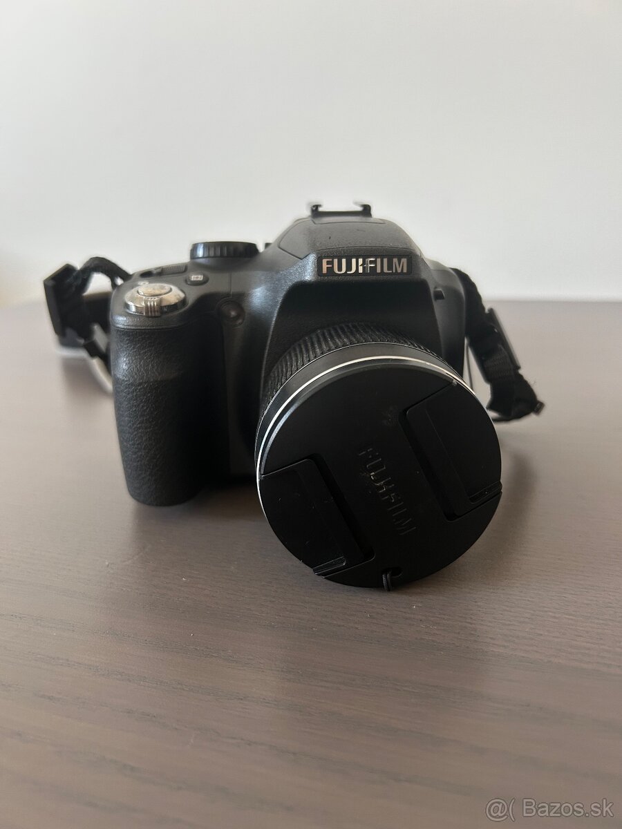 Fujifilm FinePix SL260 - 2