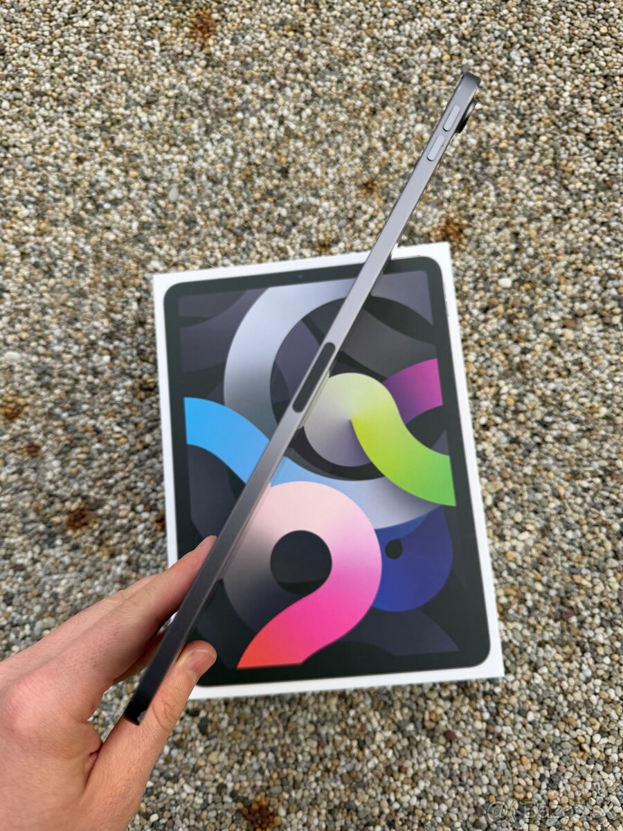 iPad AIR 4 256GB + Smart Keyboard, AirPods Pro - 2