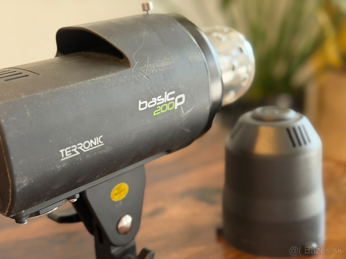 Terronic Basic 200P - štúdiový blesk 200W - 2