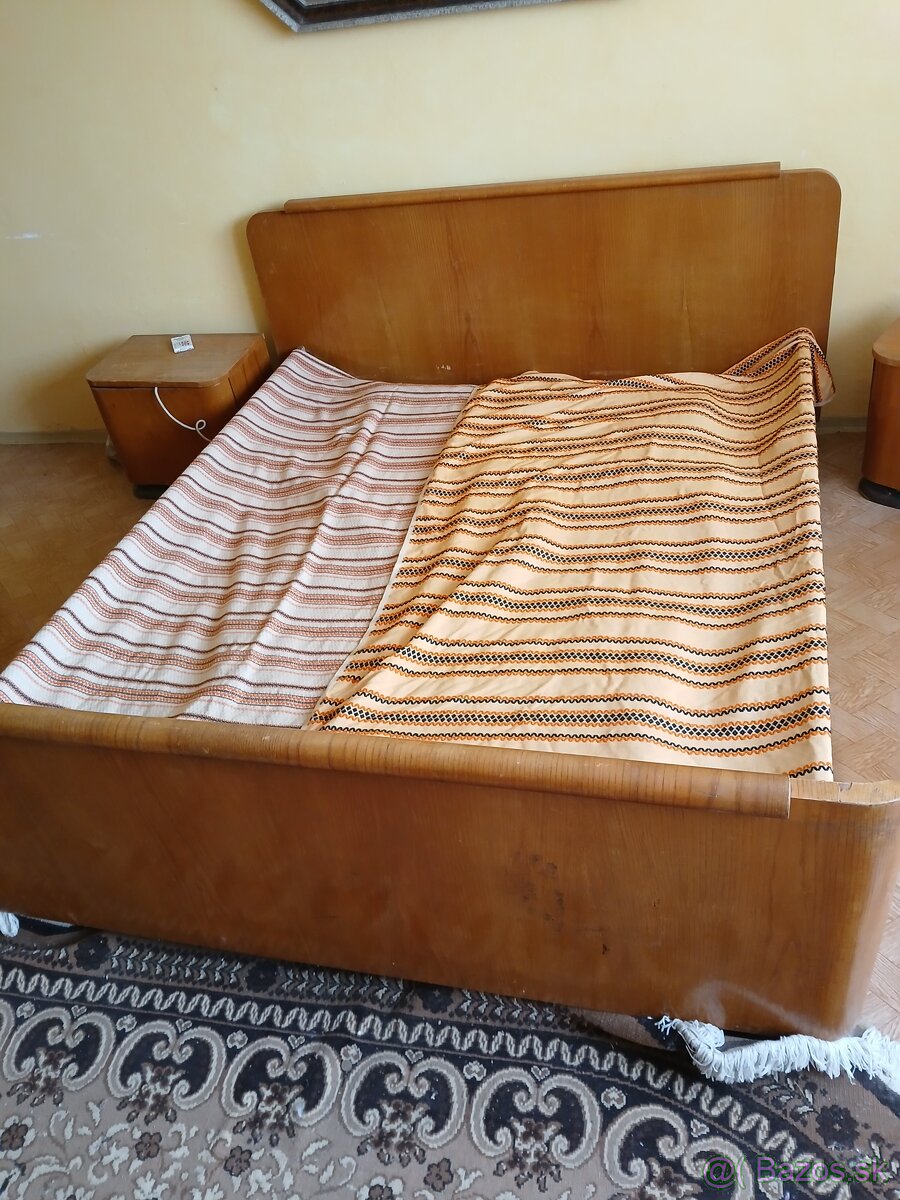 Starožitný nábytok - 2