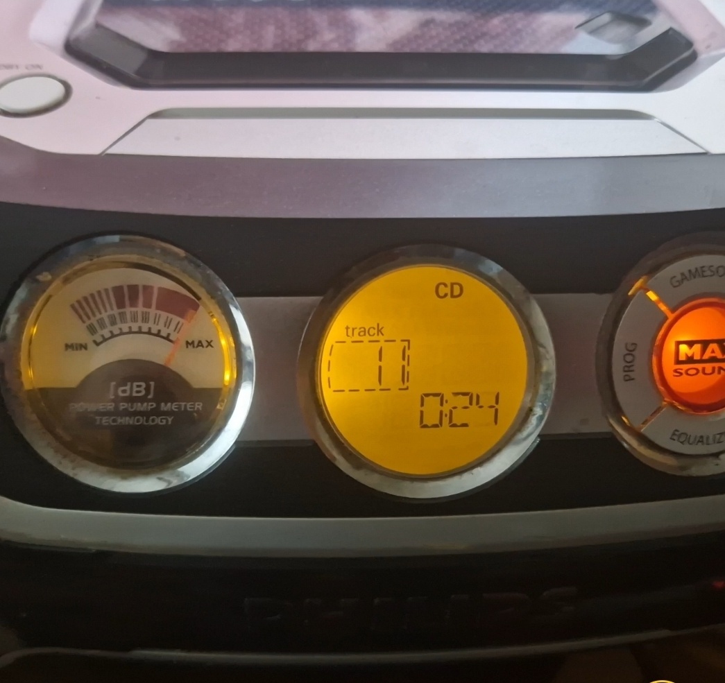 Dizajnové rádio PHILIPS AZ23 MAX sound GAME 230v Baterky - 2