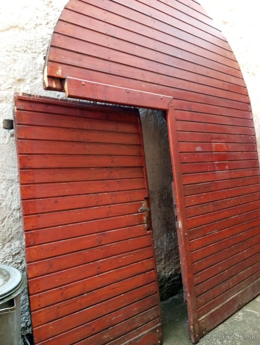 Masívna drevená brána - 2