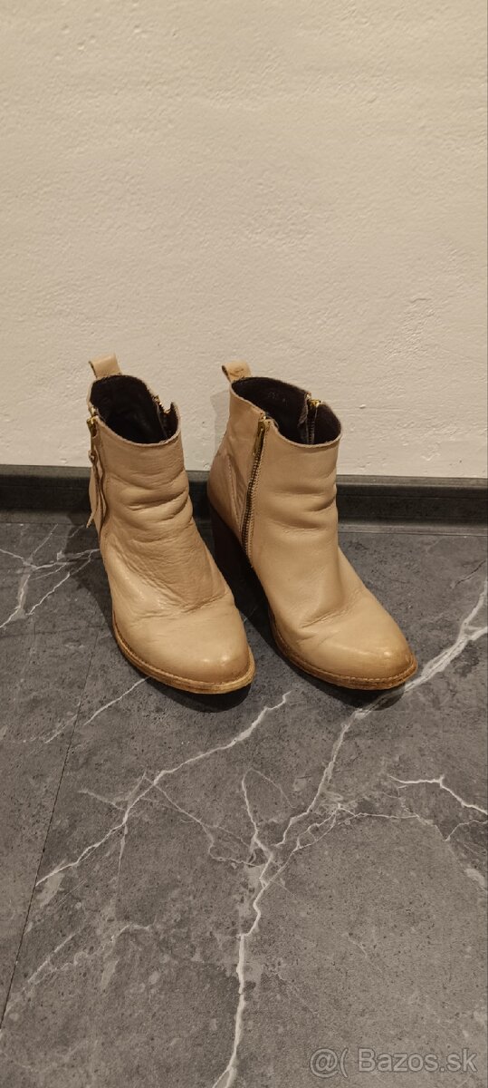 Svetlé topánky - 2