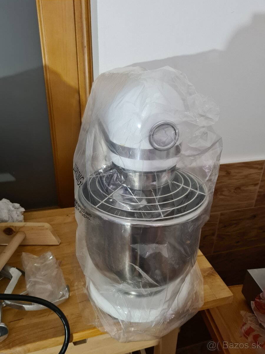 Kuchynsky profi robot 7L - 2