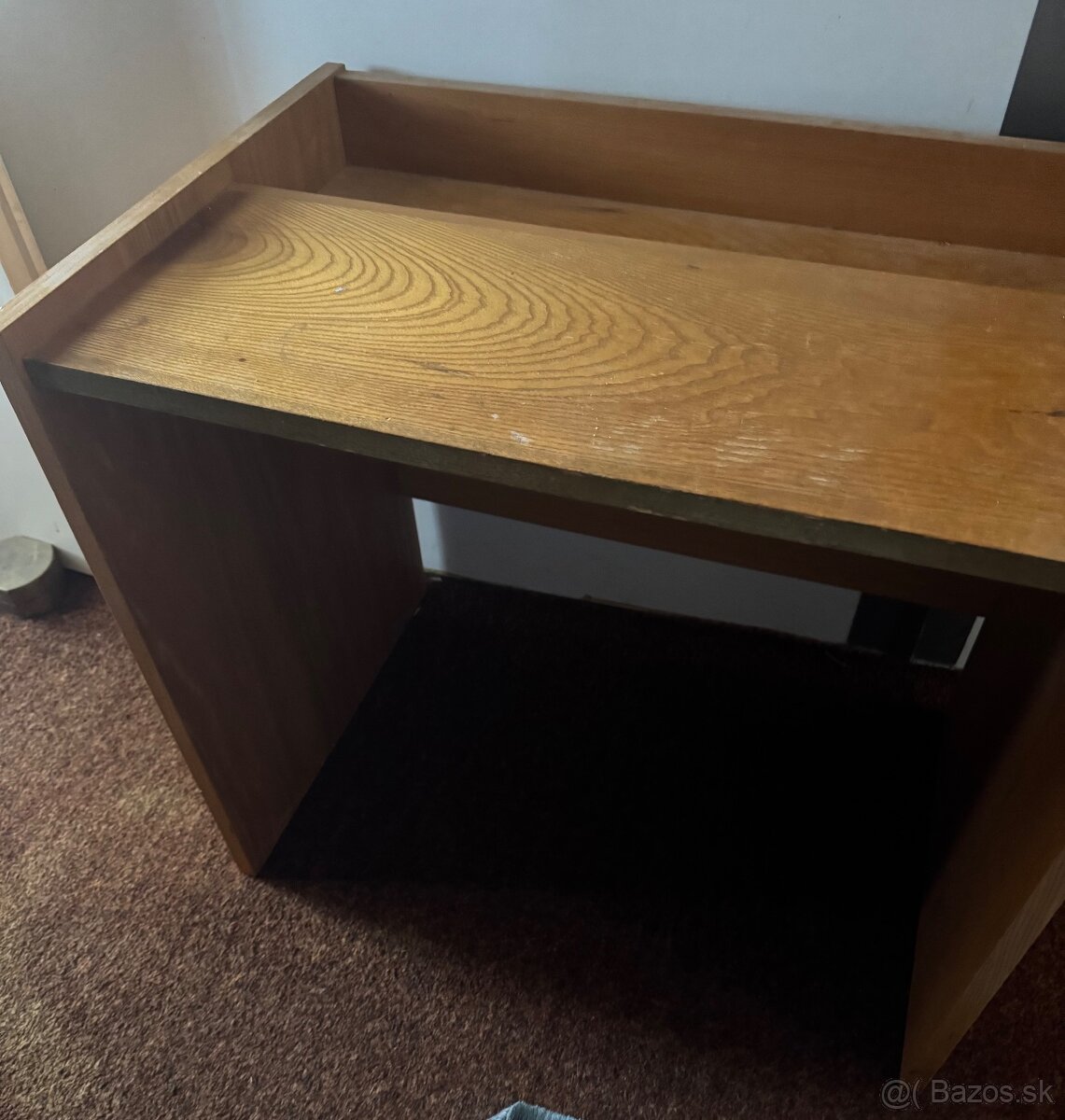 Kozmeticky toaletny stolik - 10€ - 2