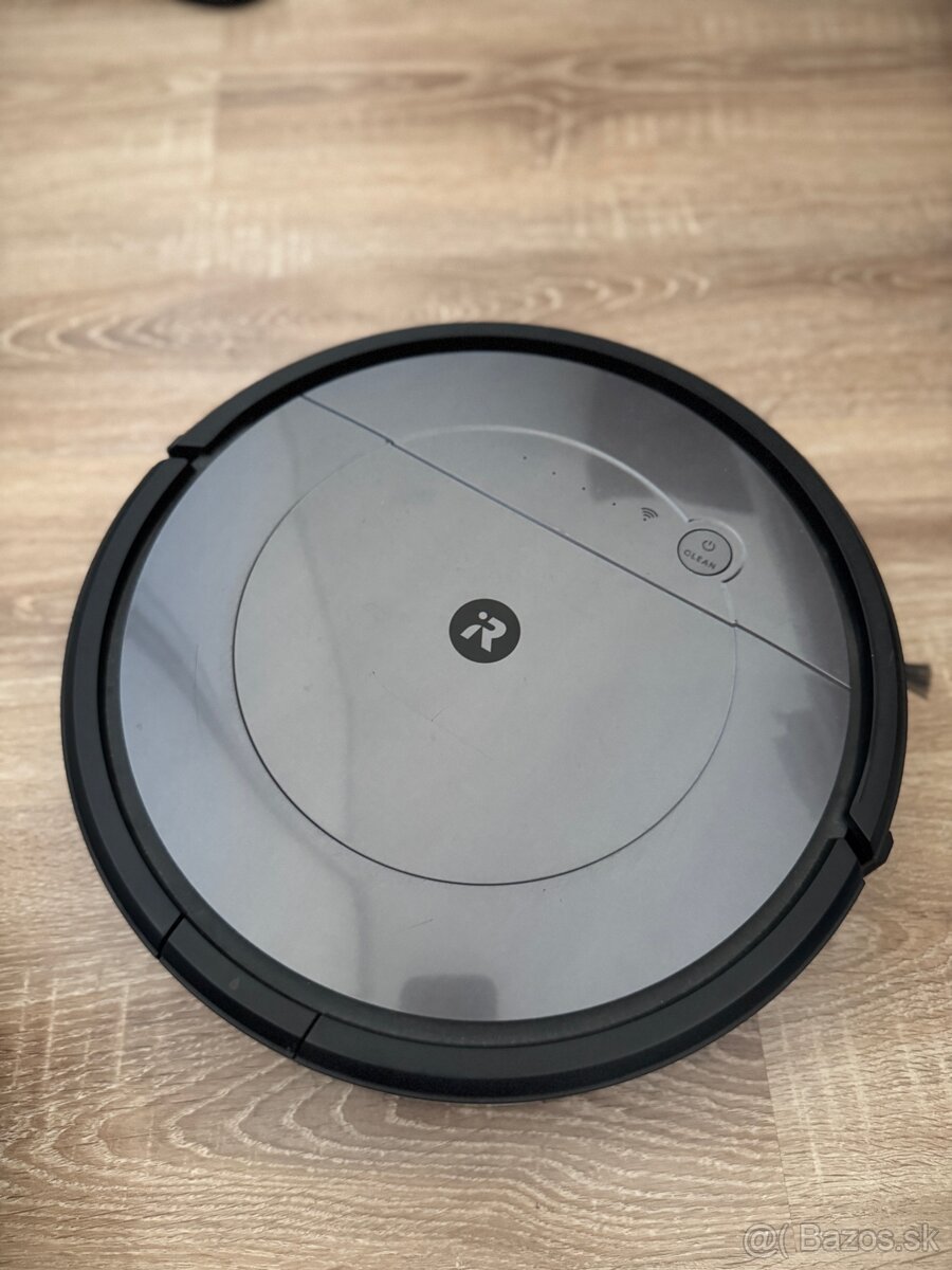 Robotický vysávač iRobot Roomba Combo 1138 sivý - 2