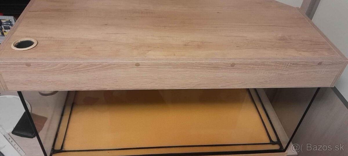 Predám 200l akvárium - 2