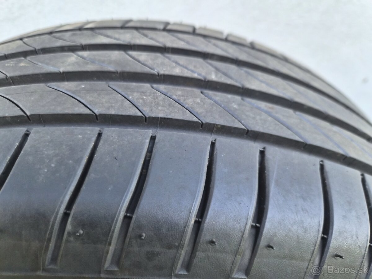 215/55 R17 - 2