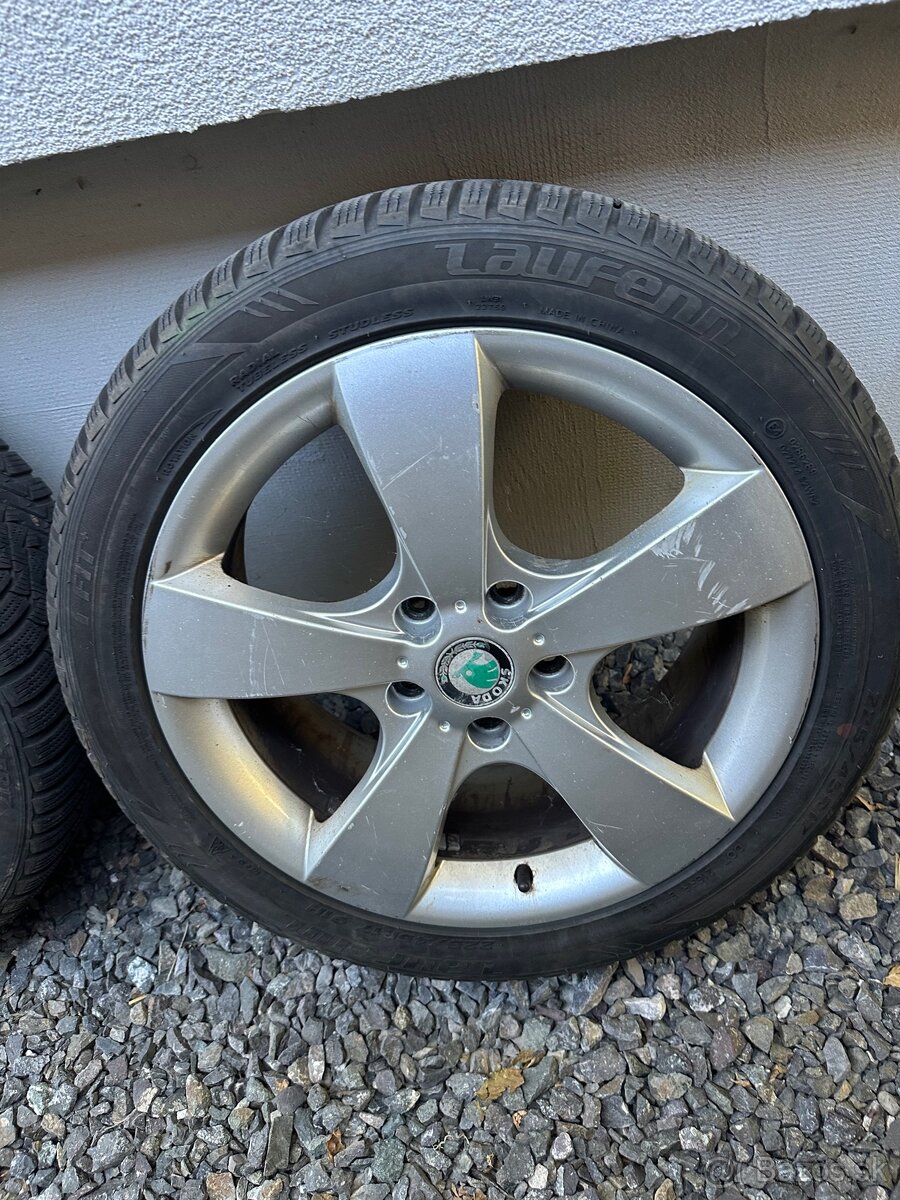 Škoda 225/45 r17 - 2