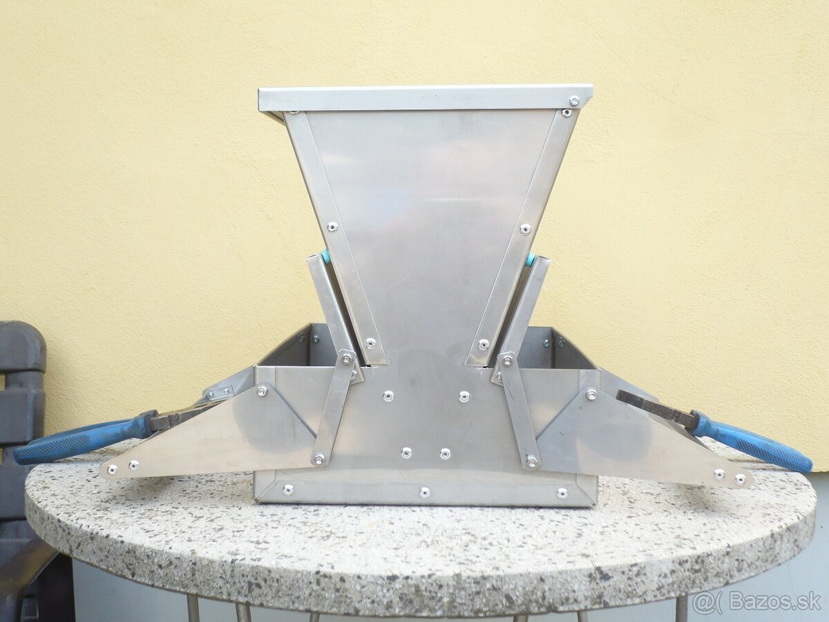 Krmítko pre sliepky - nerezové - 2