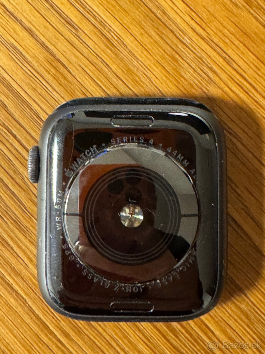 Predám Apple Watch 4 44mm - 2