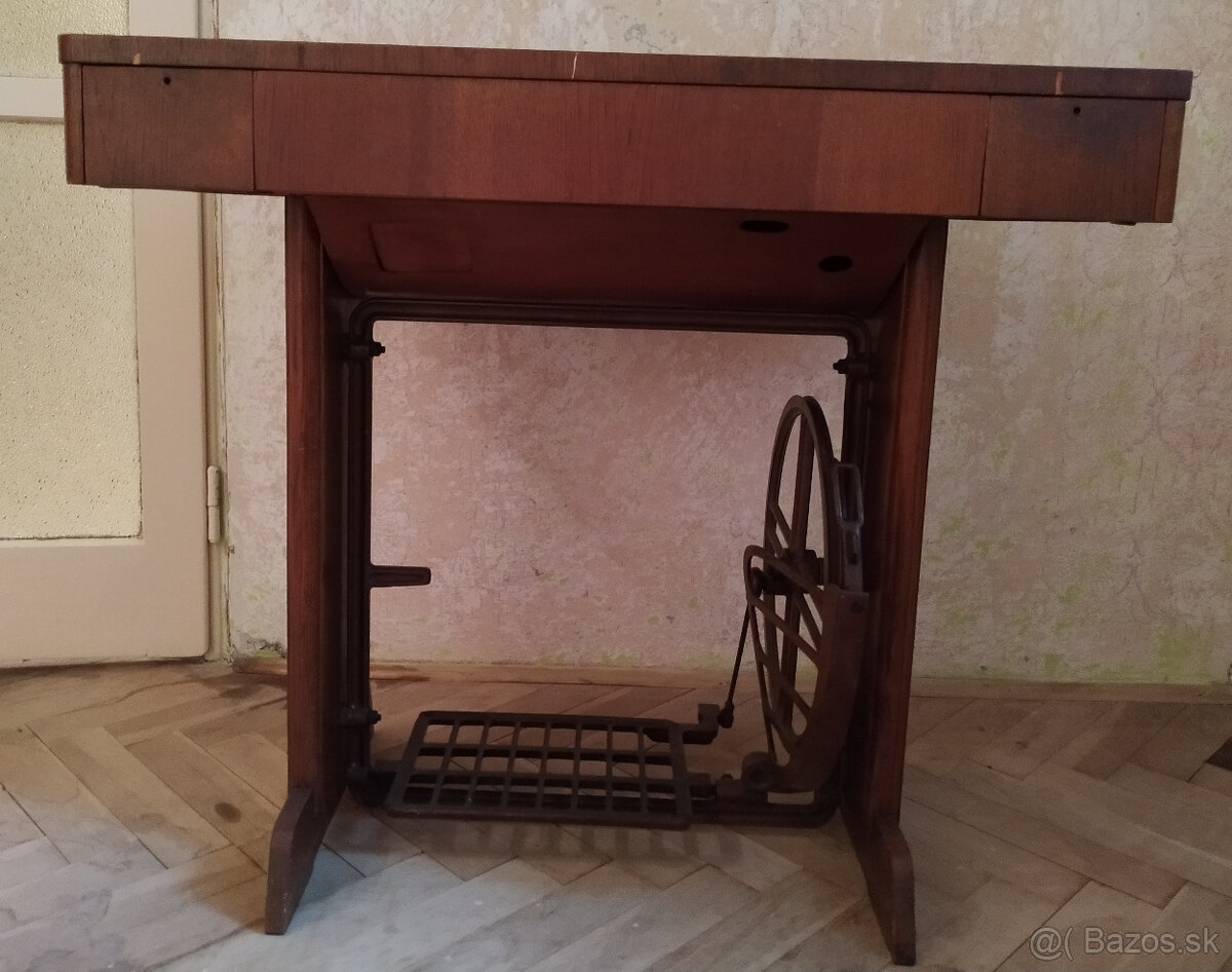 Šijací stroj Minerva - 2