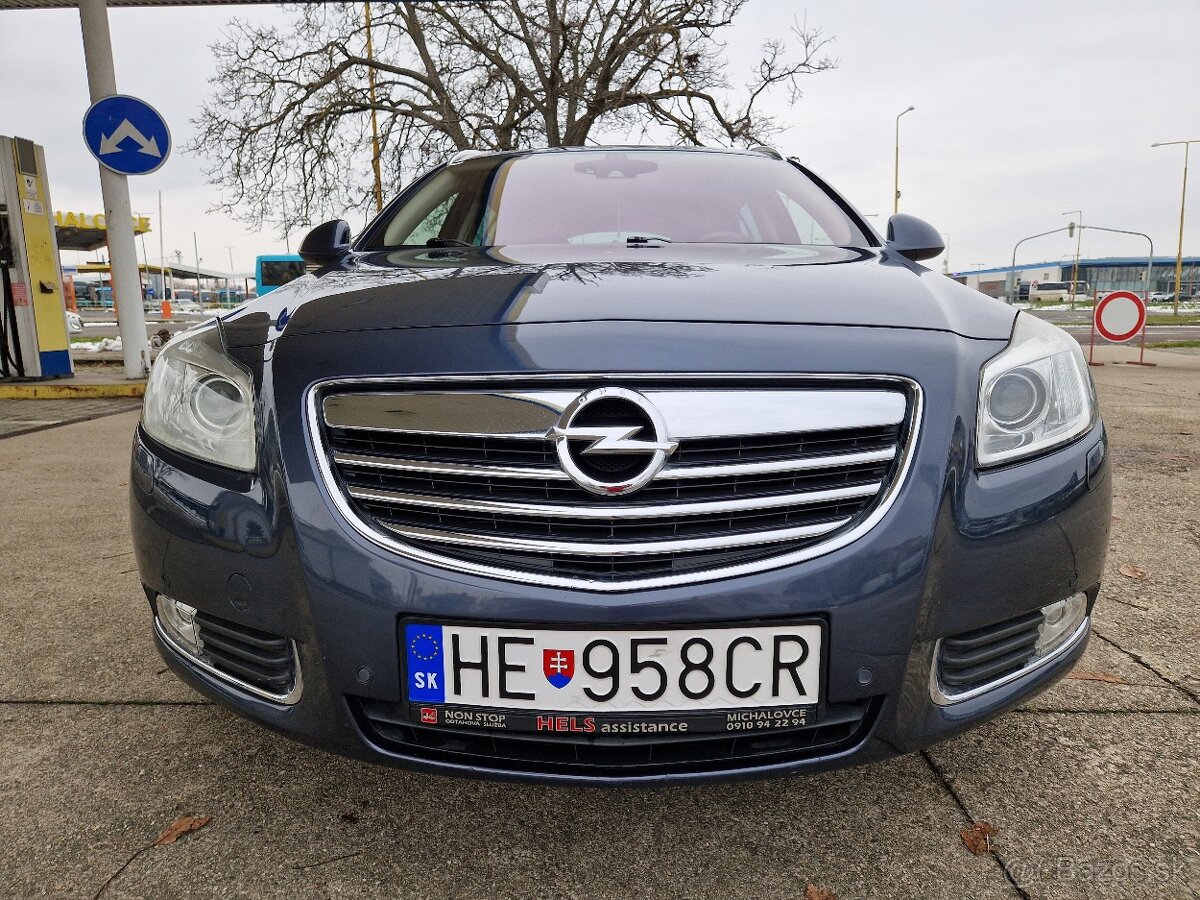 Opel Insignia ST 1.6 Turbo ECOTEC Cosmo - 2