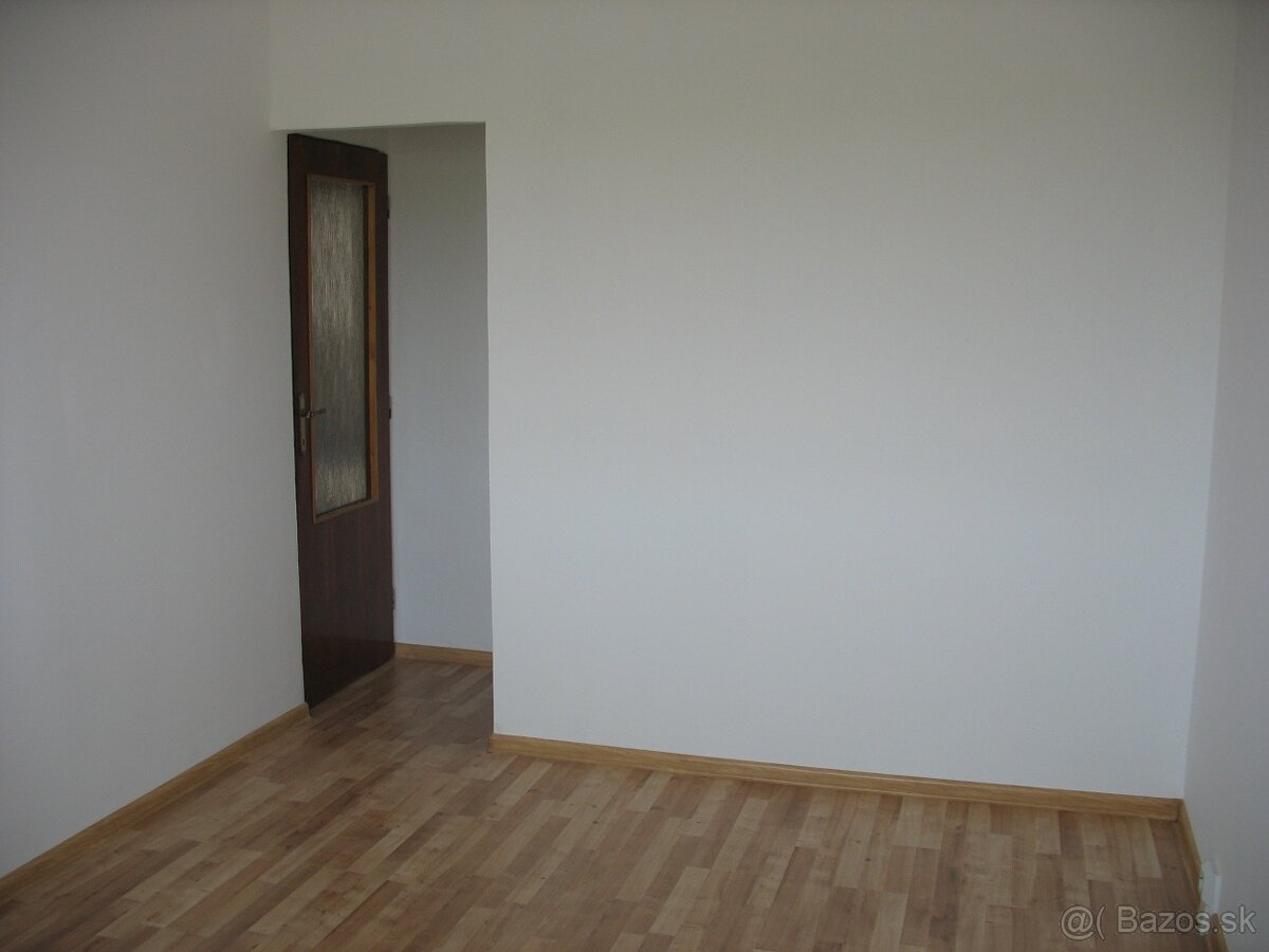 Prenájom 3 izbového bytu - 2