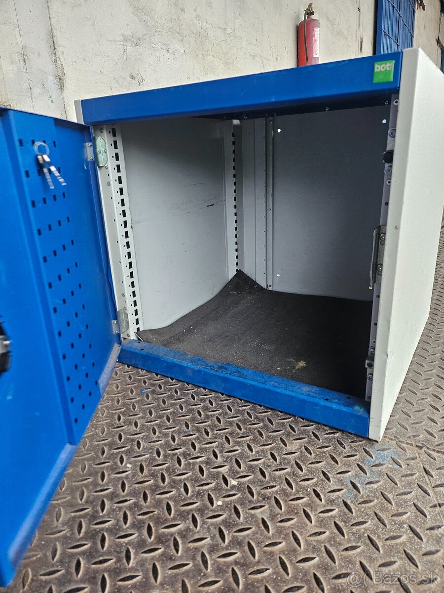 Dielenská skrina bott - 2
