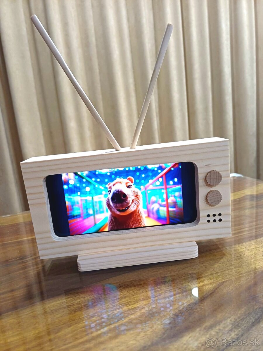 Drevený stojan na telefón - 2