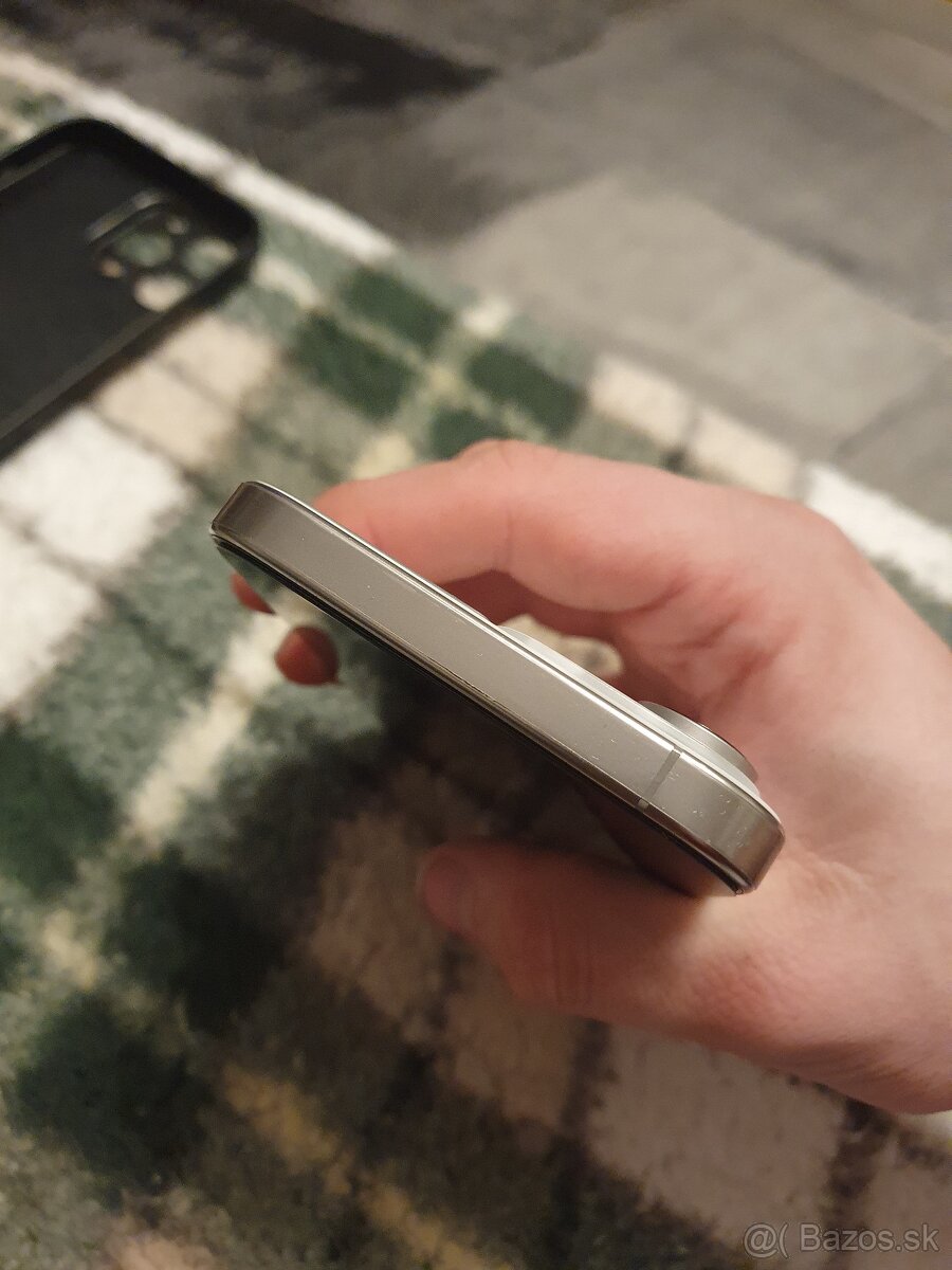 Na predaj / výmenu: iPhone 16 Pro Max - 2