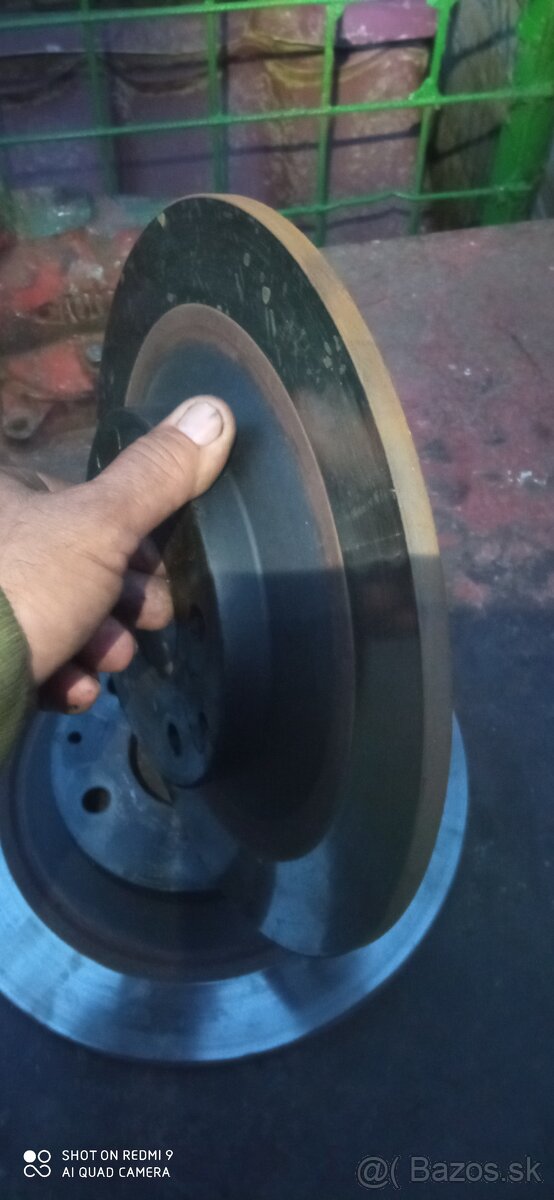 Zadne kotuce mazda - 2