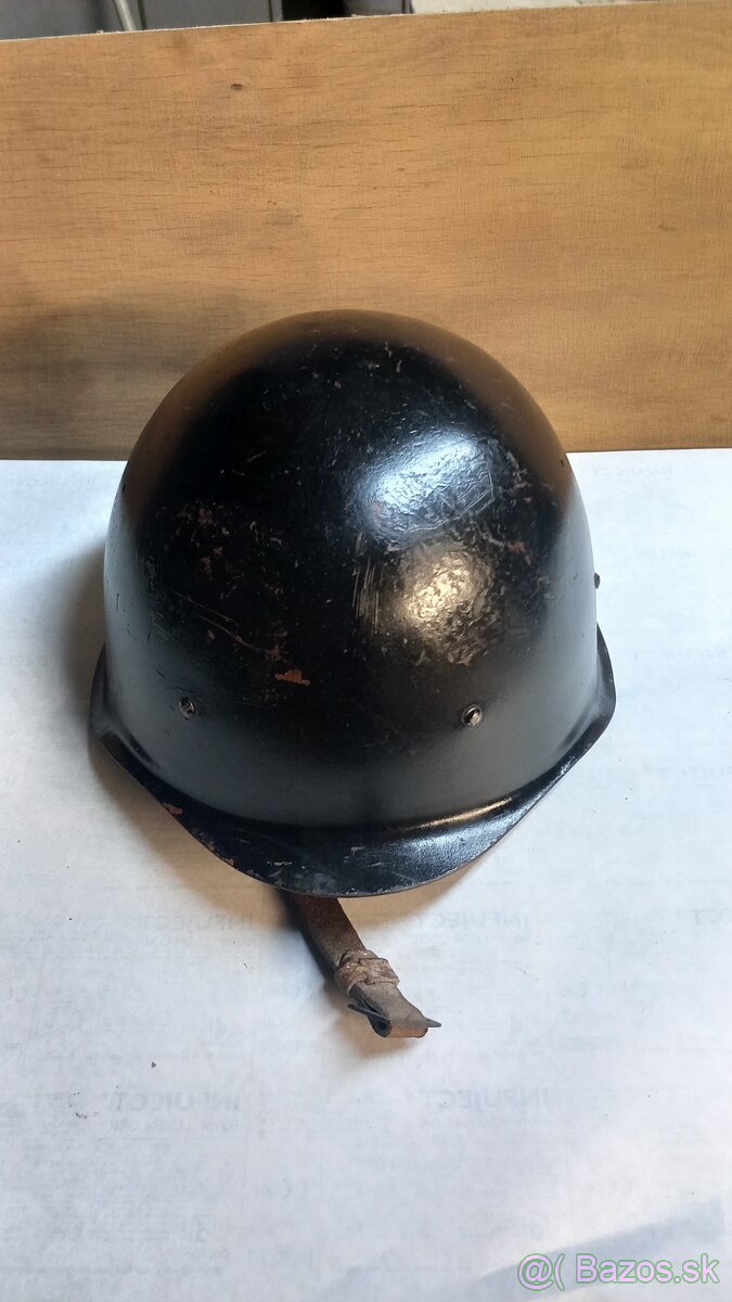Stará vojenská prilba - 2