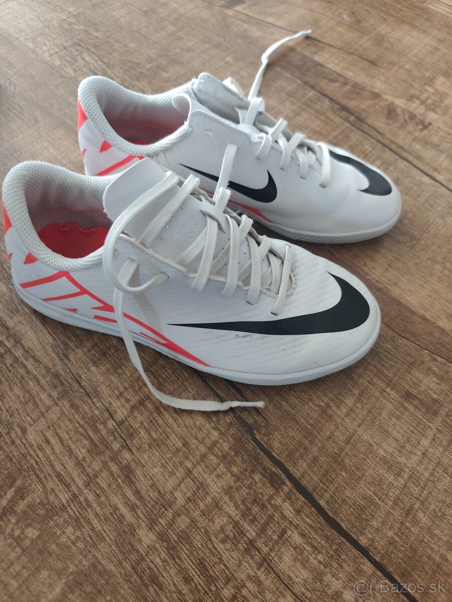 Detská halová obuv NIKE veľkosť 32 - 2
