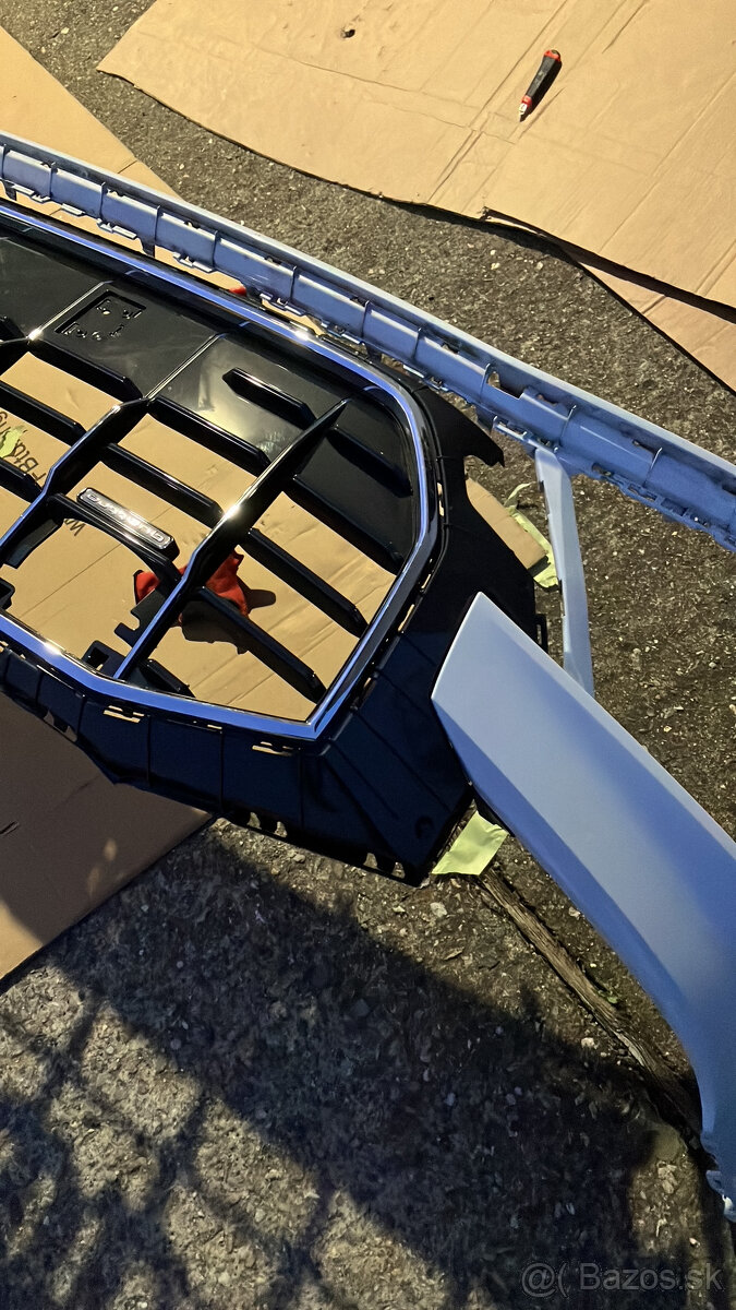 predni naraznik audi q8 bily s-line - 2