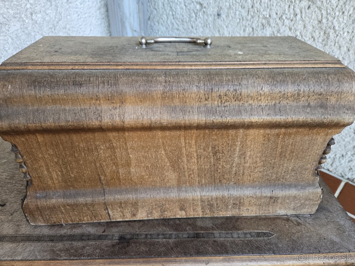 Starožitný šijací stroj funkčný - 2