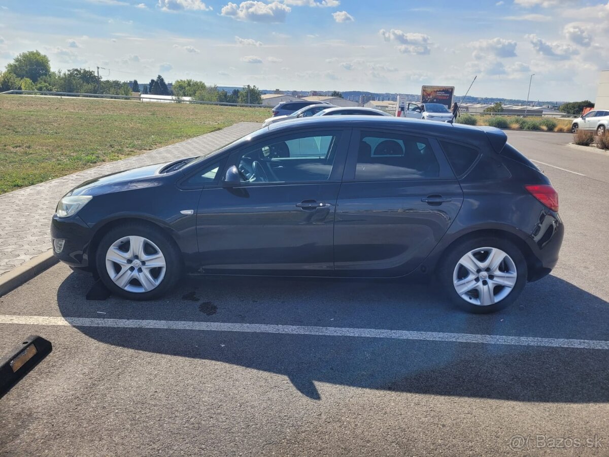 Opel Astra - 2