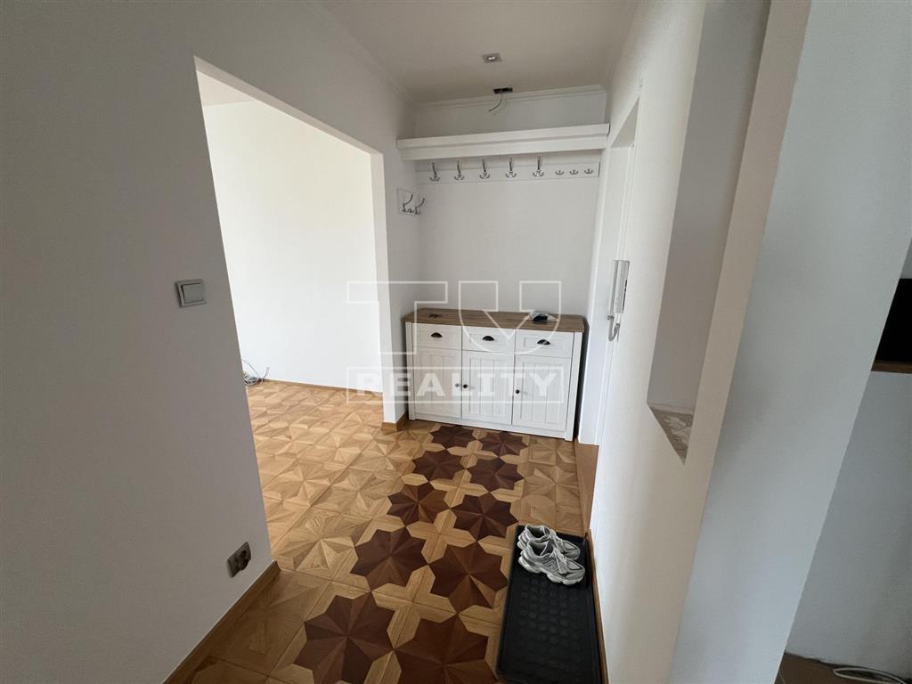 3 izbový byt na predaj na sídlisku Podbreziny. - 2