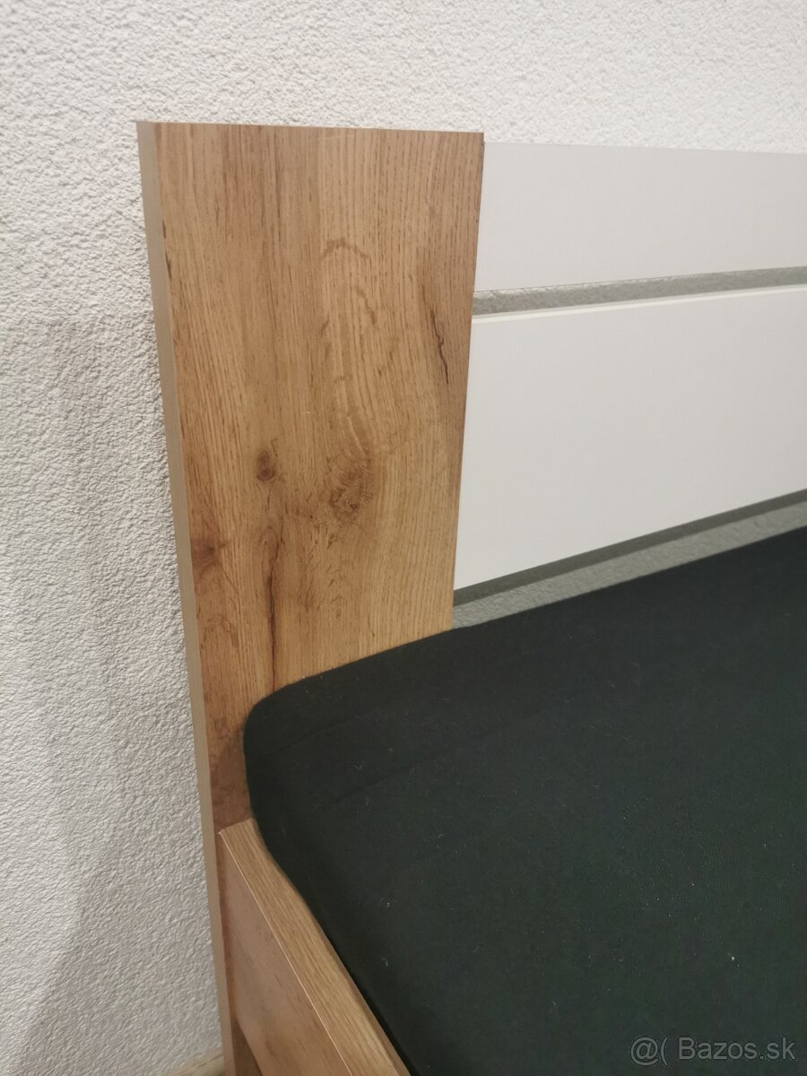 Posteľ 140x200cm s matracom a roštom - 2