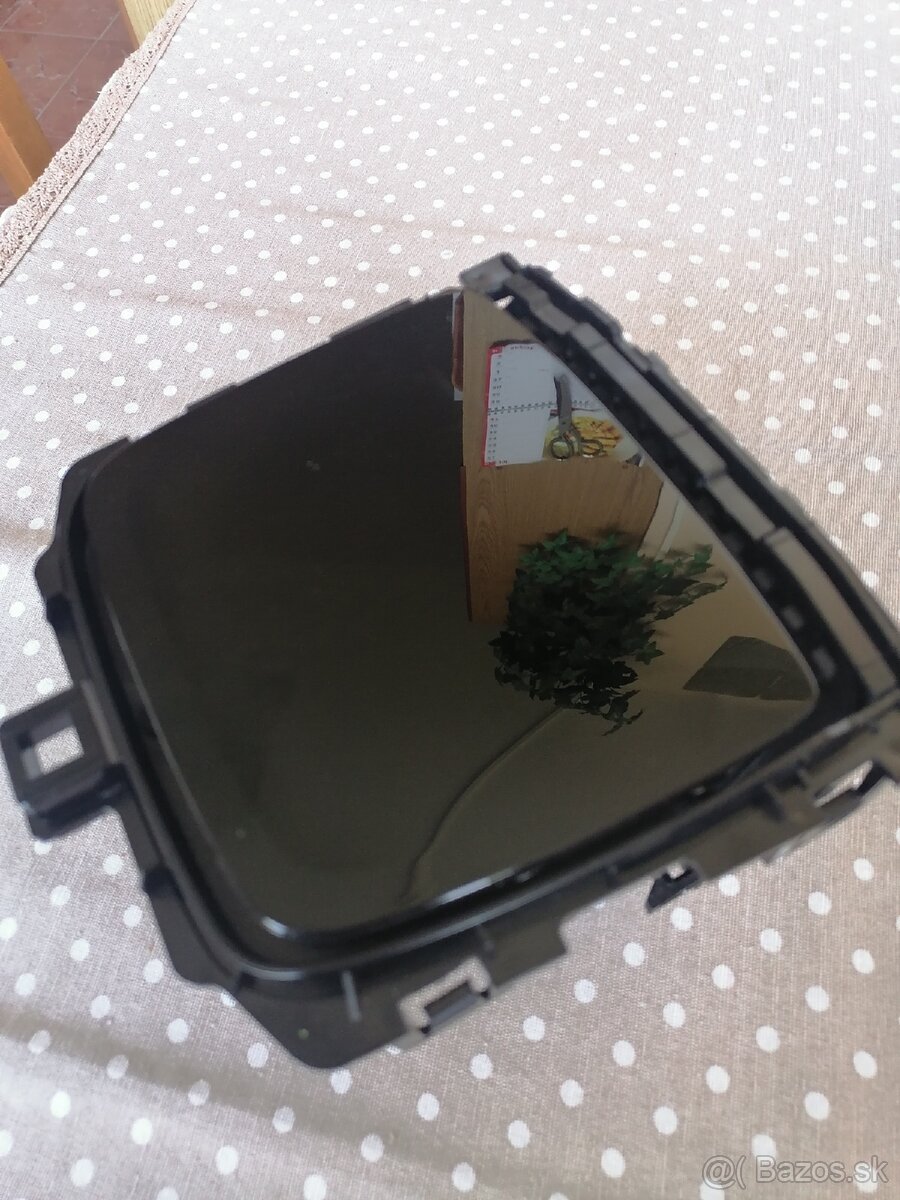 Skrinka Insignia B - 2