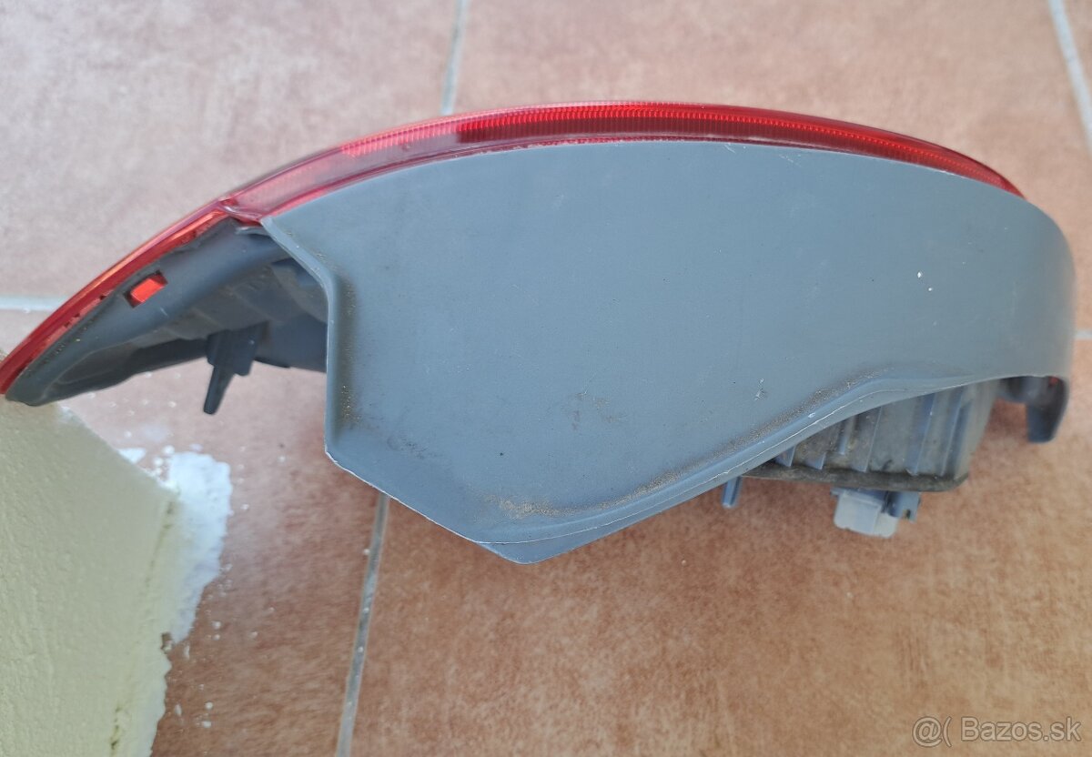 Zadne svetla ,svetlo Toyota Yaris ,original Toyota - 2