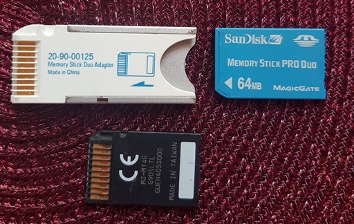 pamäťové karty a adaptéry , PS2 , expozimeter - 2