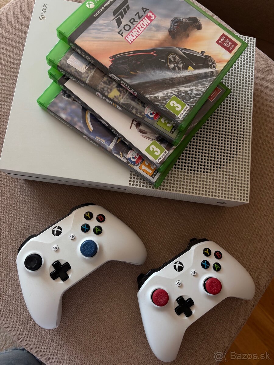 Xbox one s + 2x ovládač + 4x hry - 2