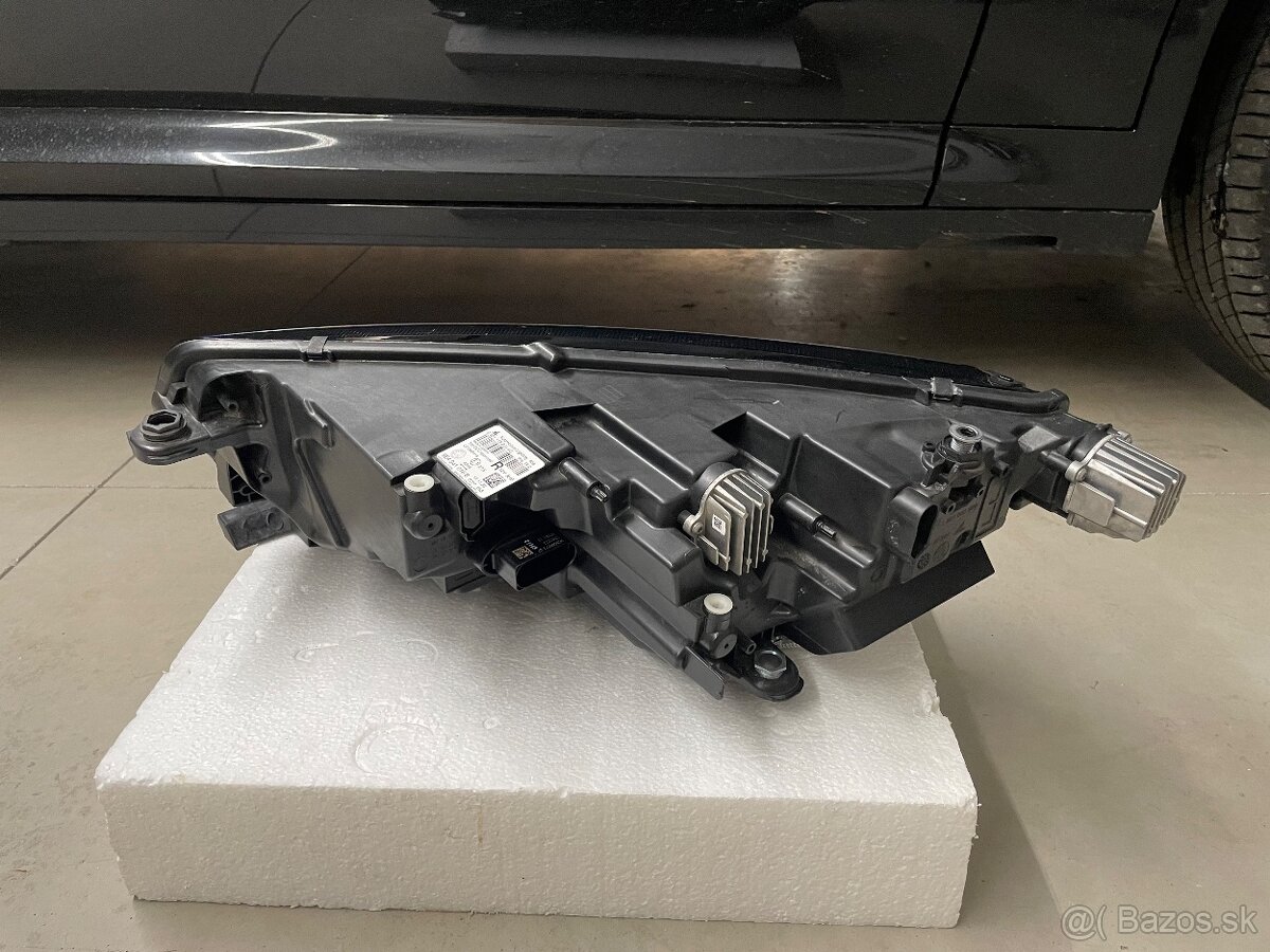 Svetlo Octavia 4 - 2