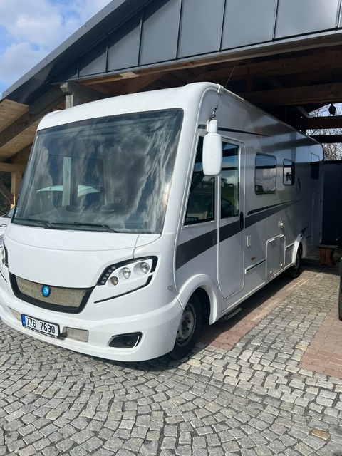KNAUS SKY i 700 leg - 2