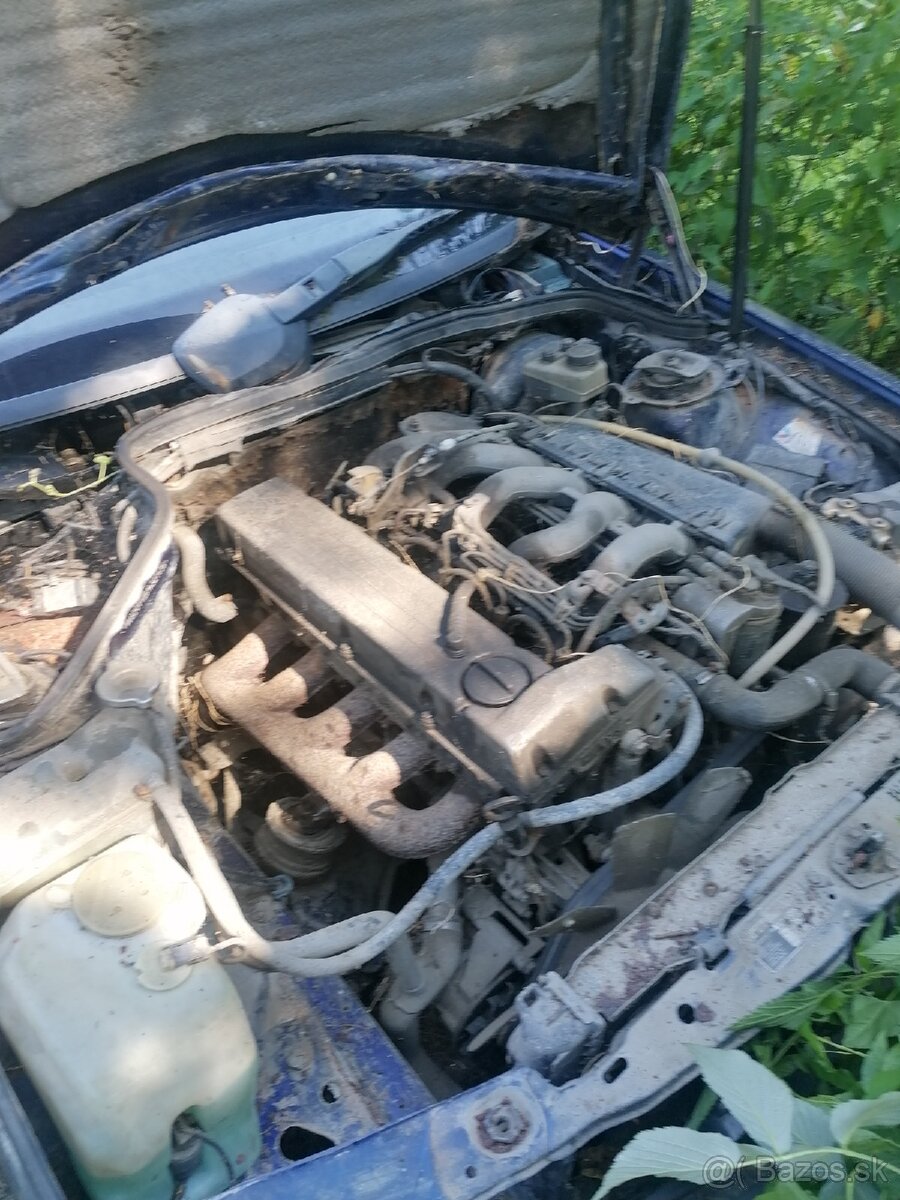 Mercedes 190D - 2