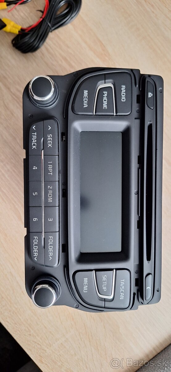 Autorádio KIA Ceed aj s rámikom - 2