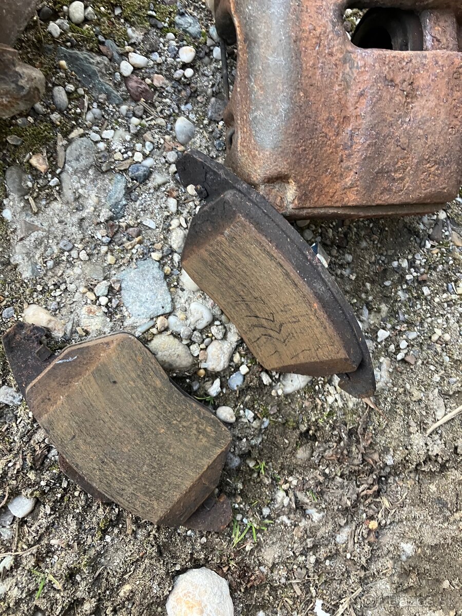 Brzdový strmeň volkswagen gti 312 mm + gratis tlmič, otoč - 2